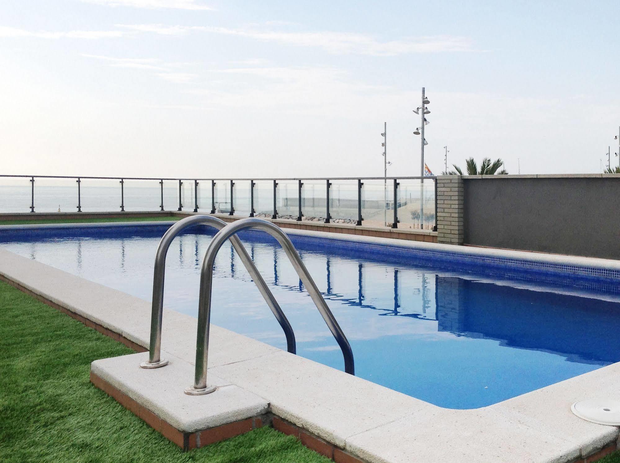 Alcam Badalona Playa Norte Exterior photo